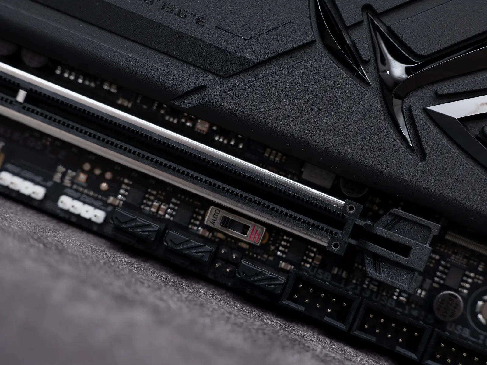 ASUS ROG Crosshair X870E Dark Hero