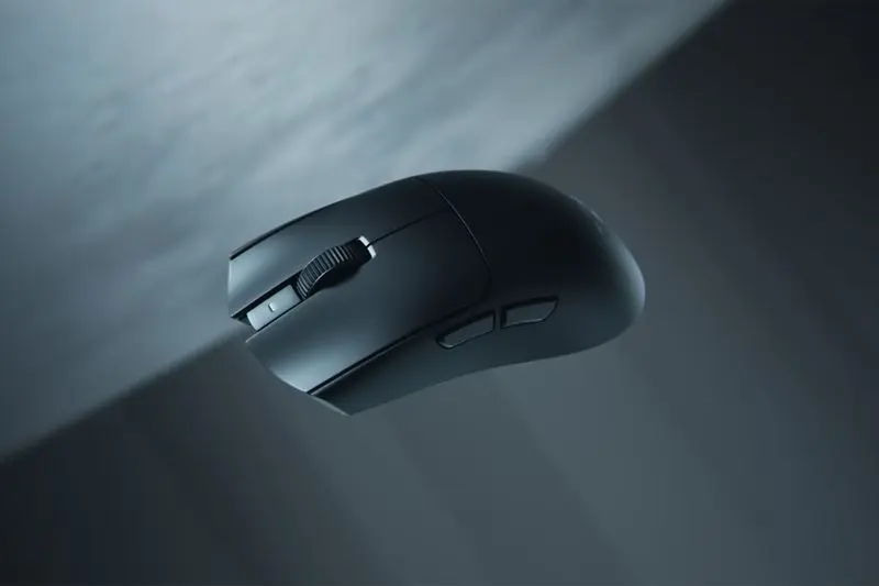 https___medias-p1.phoenix.razer.com_sys-master-phoenix-images-container_h89_h62_10038664790046_260324-viper-v4-pro-black-1500x1000-4