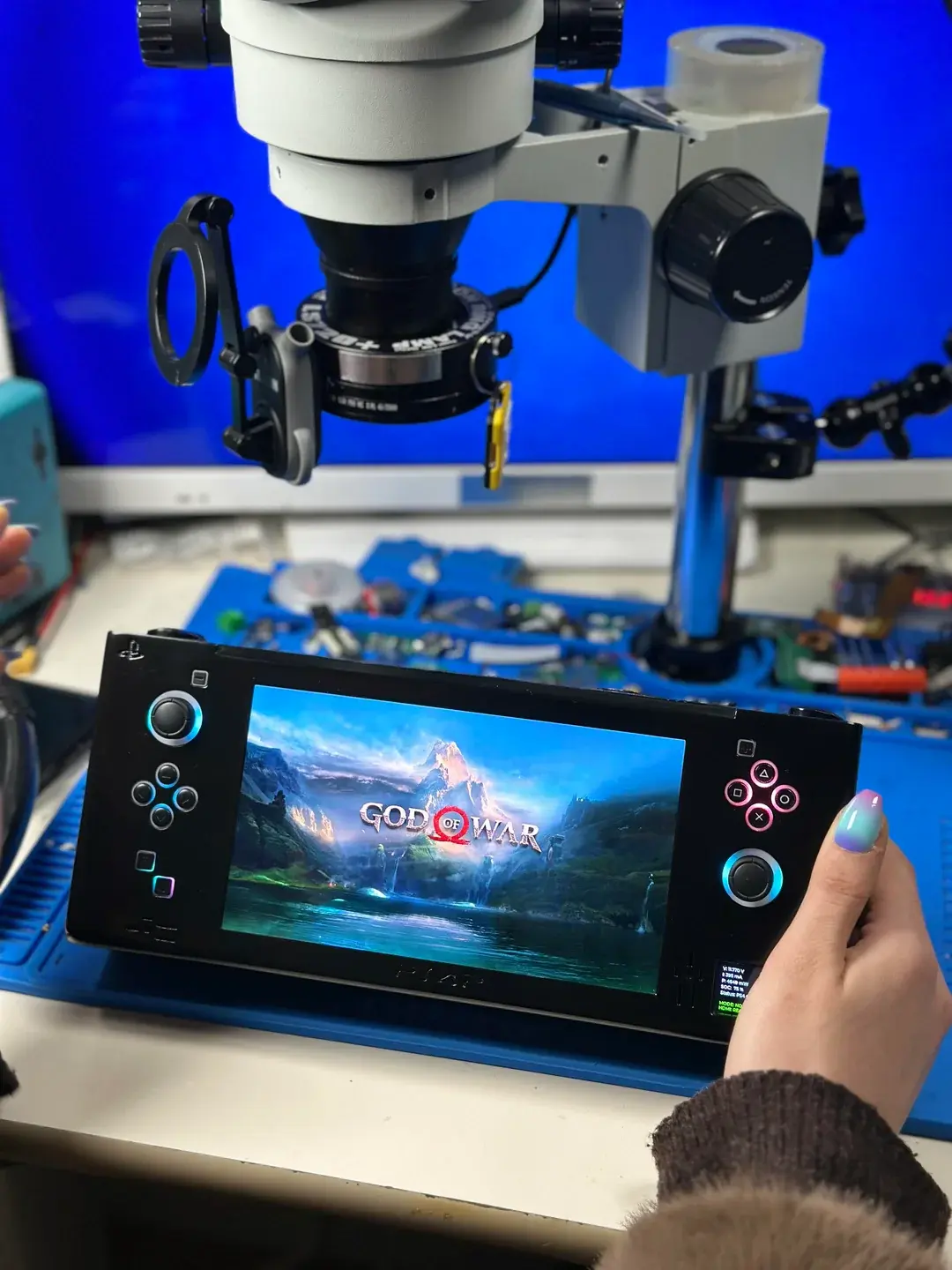 how-does-the-ps4-portable-look-inside-v0-b8j91tvvy33h1