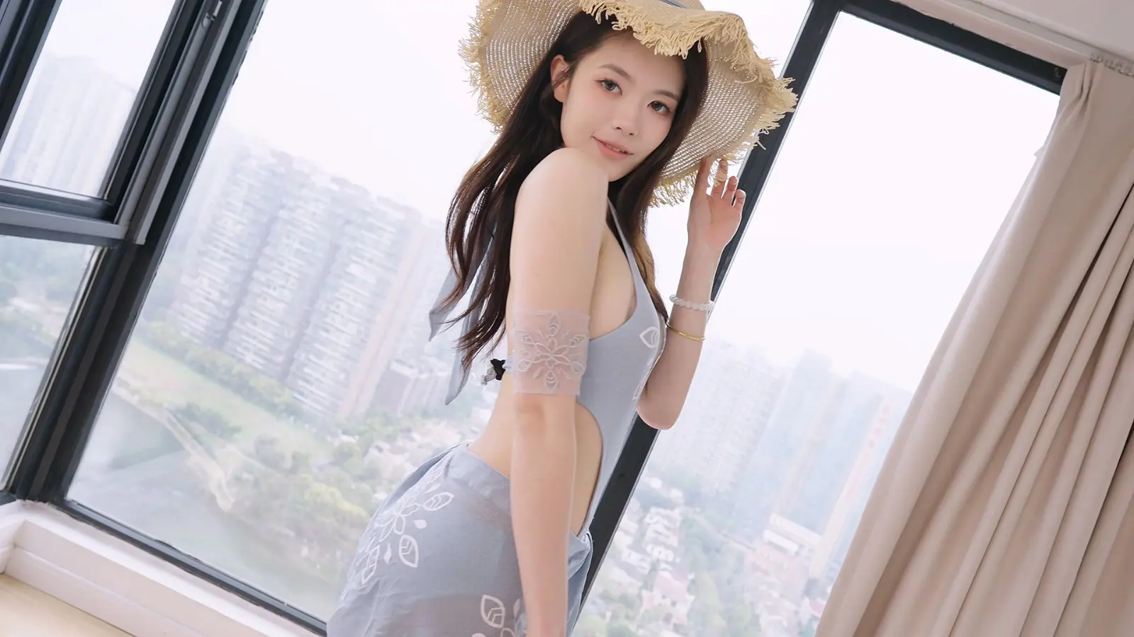 fell-in-love-with-coser-5-155zp