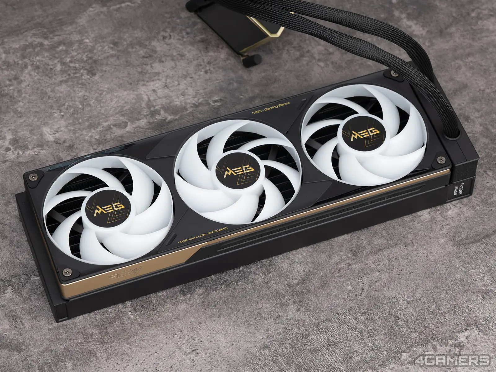 MSI MEG CORELIQUID E15 360