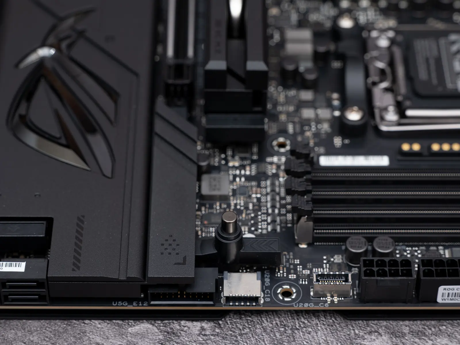 ASUS ROG Crosshair X870E Dark Hero