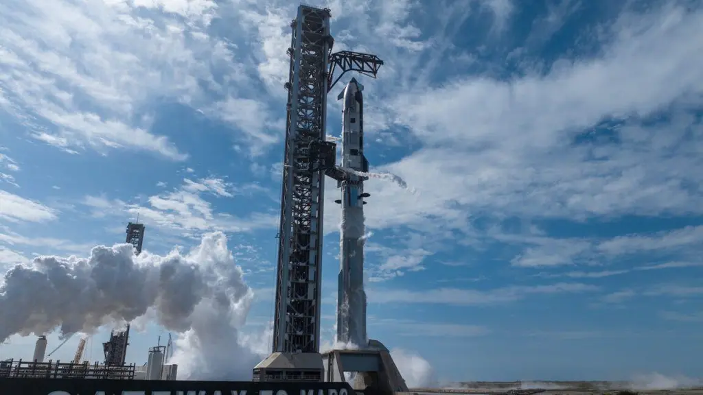 SpaceX completes fueling test, setting stage for first launch of Starship V3