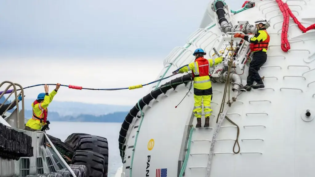 Silicon Valley bets on floating AI data centers powered by ocean waves