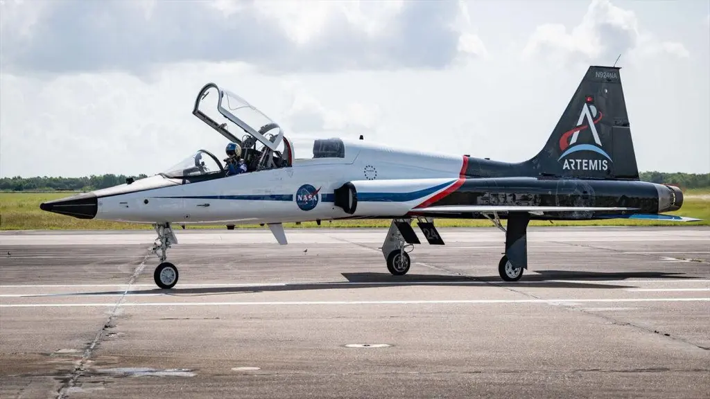 NASA T-38 astronaut training jet gets new Artemis look