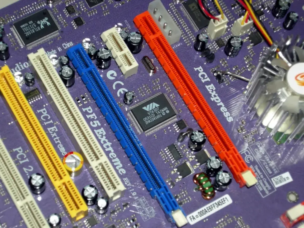 Linux 7.1 Adds Some New PCIe Drivers While Nuking Some PCI Drivers