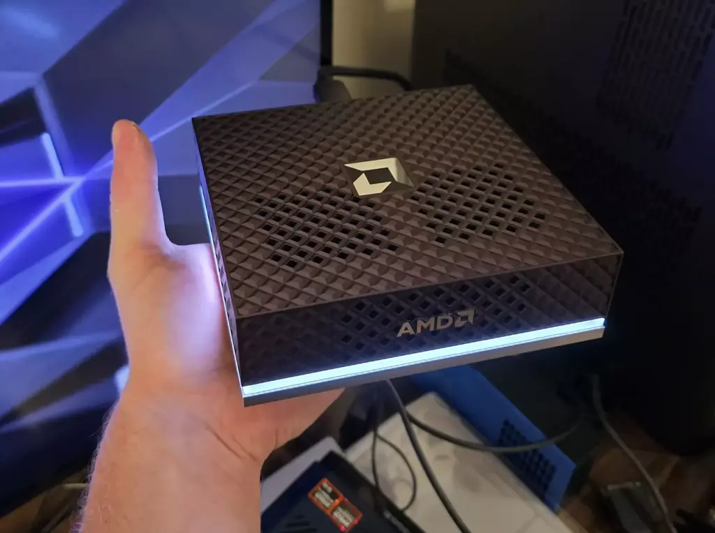 AMD Squeezes In A Few More Graphics Driver Updates For Linux 7.3