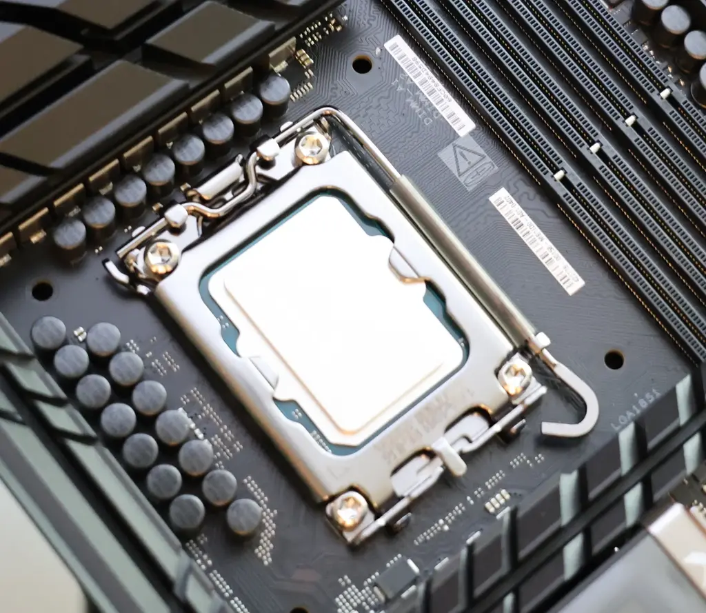Intel Sends Out Revised Linux Patches For Directed Package Thermal Interrupts