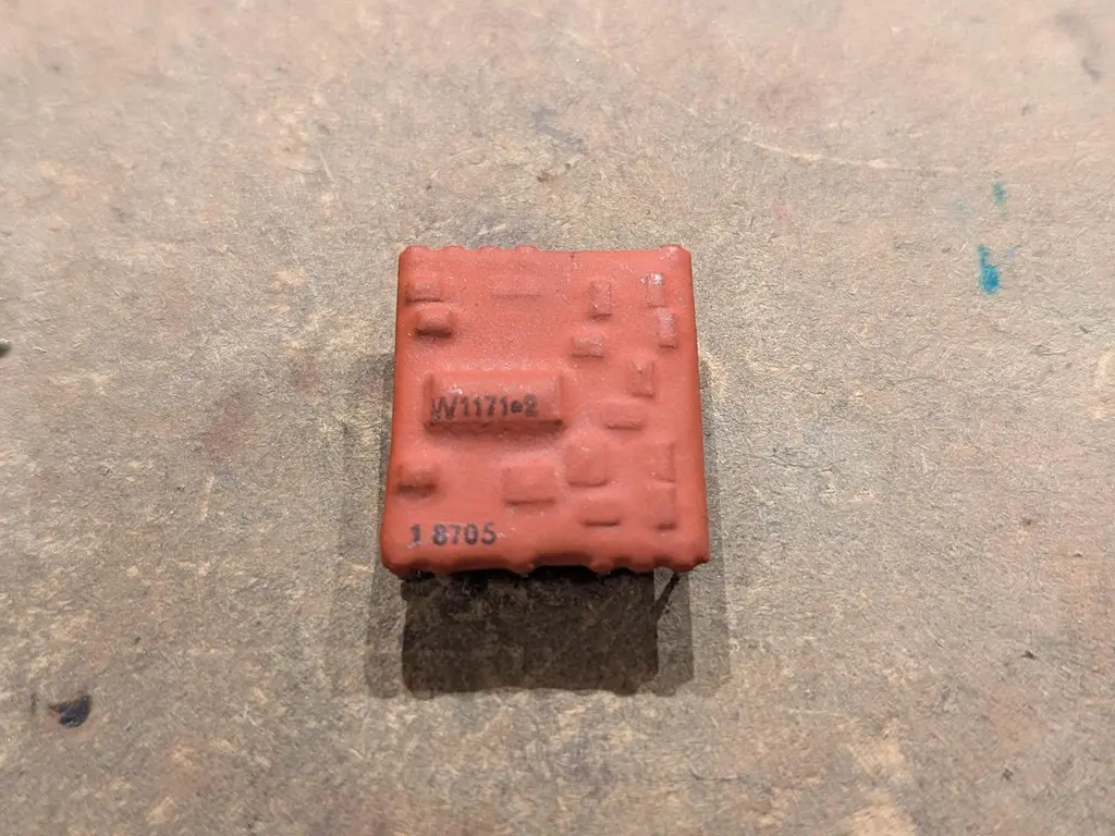 what's inside this potted module?