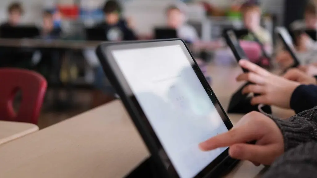 Schools, libraries plead with FCC to scrap idea of killing $2B broadband program