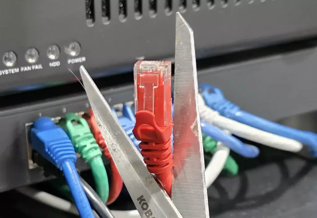 Linux Networking Continues Being Bombarded With AI Patches
