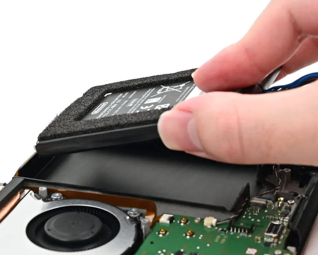 Replaceable batteries are not a fantasy, companies just needed a legal shove.…