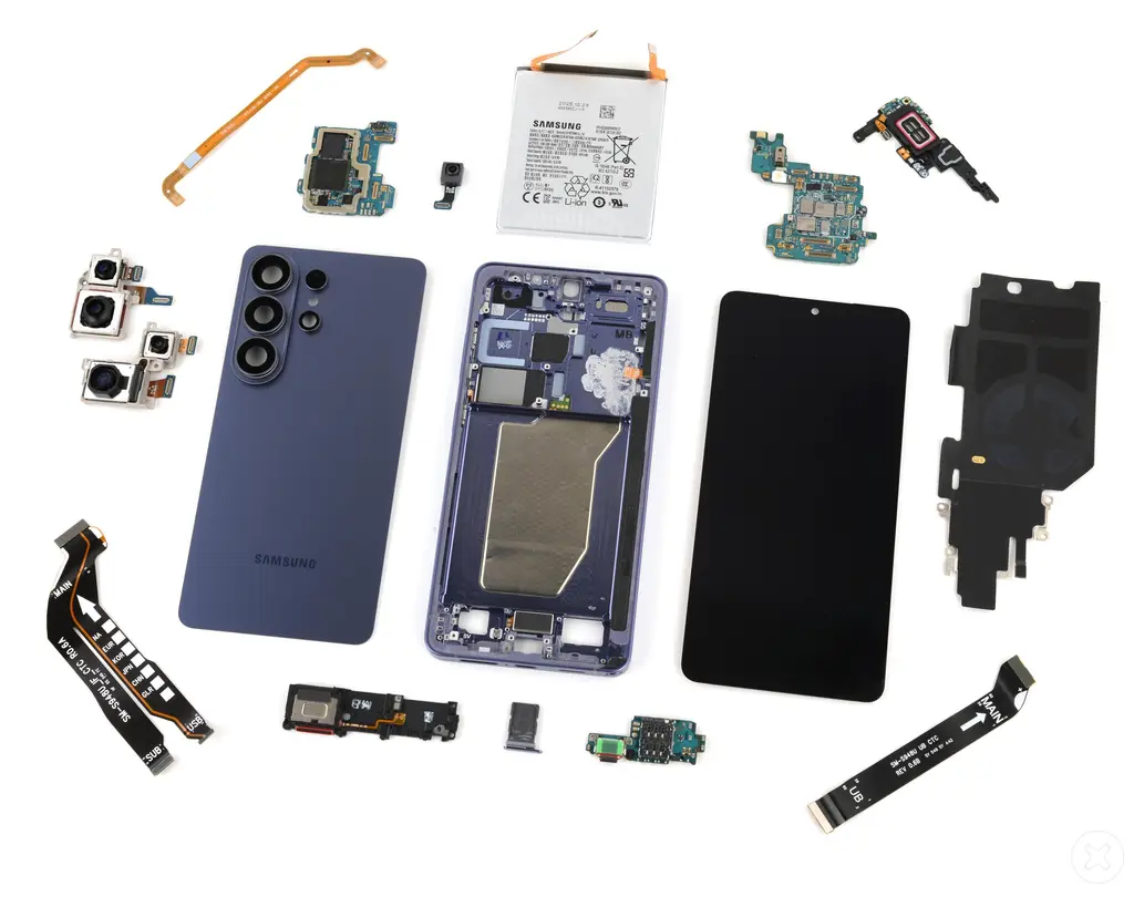 Impressive display. Awful repair. Same old Samsung. The Galaxy S26 Ultra…