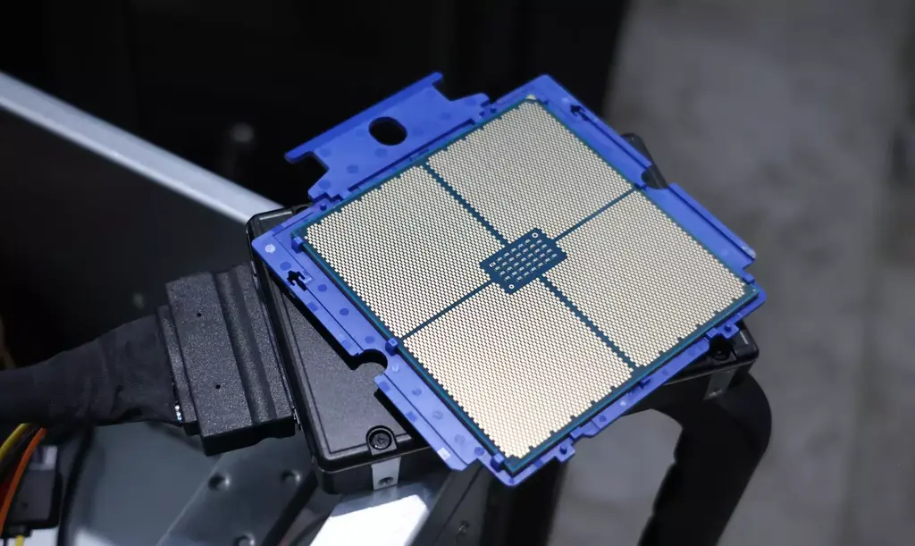 AMD EPYC Turin With PCIe 5.0 Storage Shows Off Nice Gains On Linux 7.2