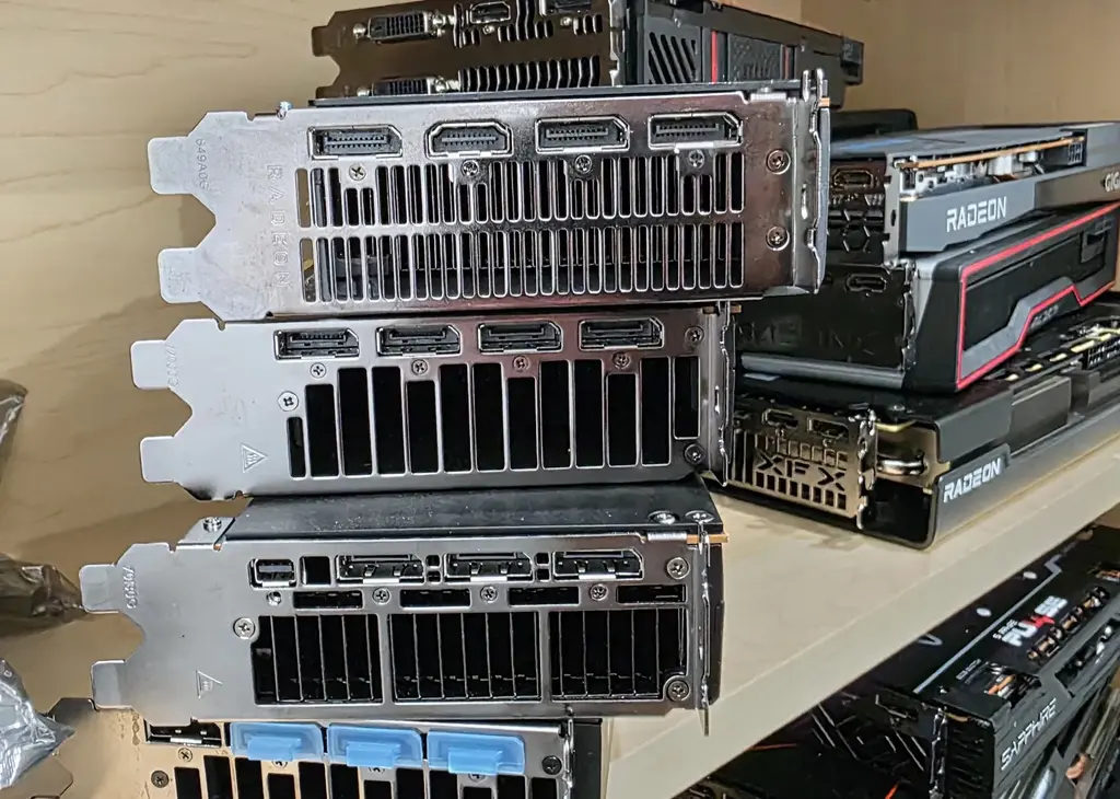 AMD Posts HDMI 2.1 FRL Patches For Their AMDGPU Linux Driver