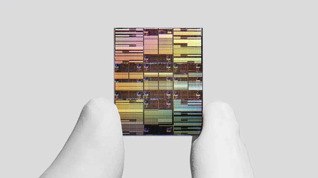 IBM claims world’s first sub-1 nanometer chip technology