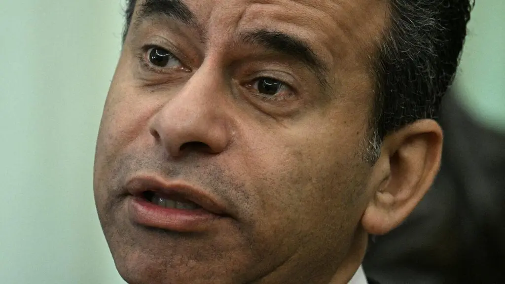 FDA chief resigns after Trump admin forced approval of fruity e-cigs