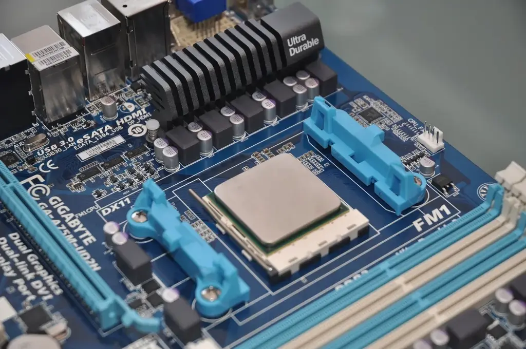Fedora Yet To Decide On x86_64-v3 Packages For Fedora Linux 45