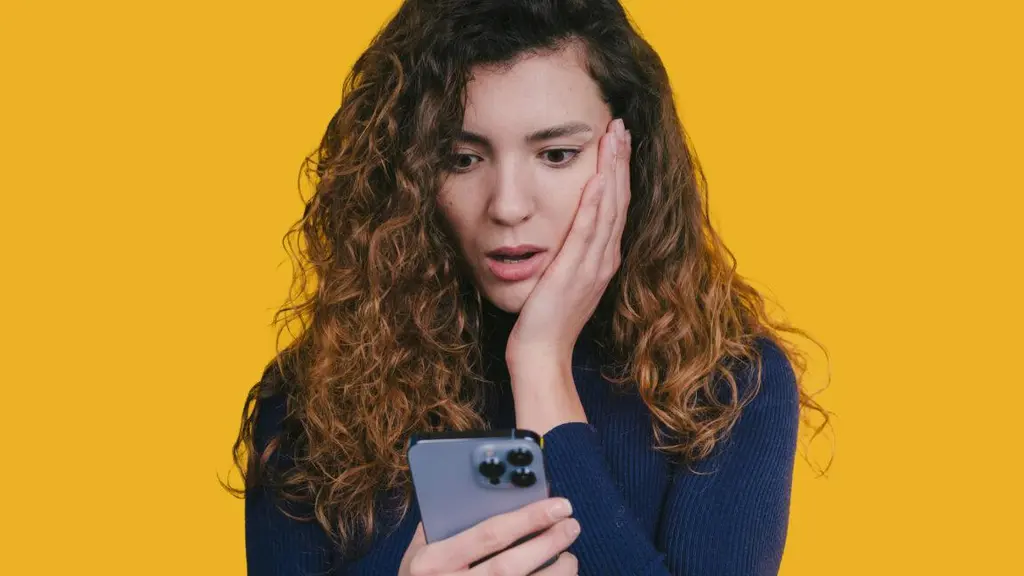 Cell phones users can't stop incriminating themselves