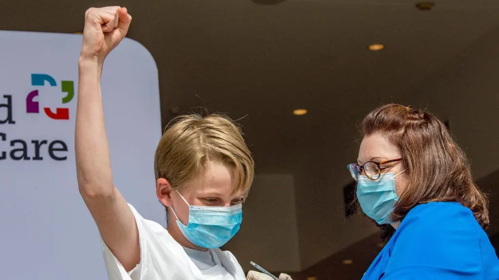 Bucking RFK Jr., OB-GYNs release vaccine guidance that conflicts with CDC