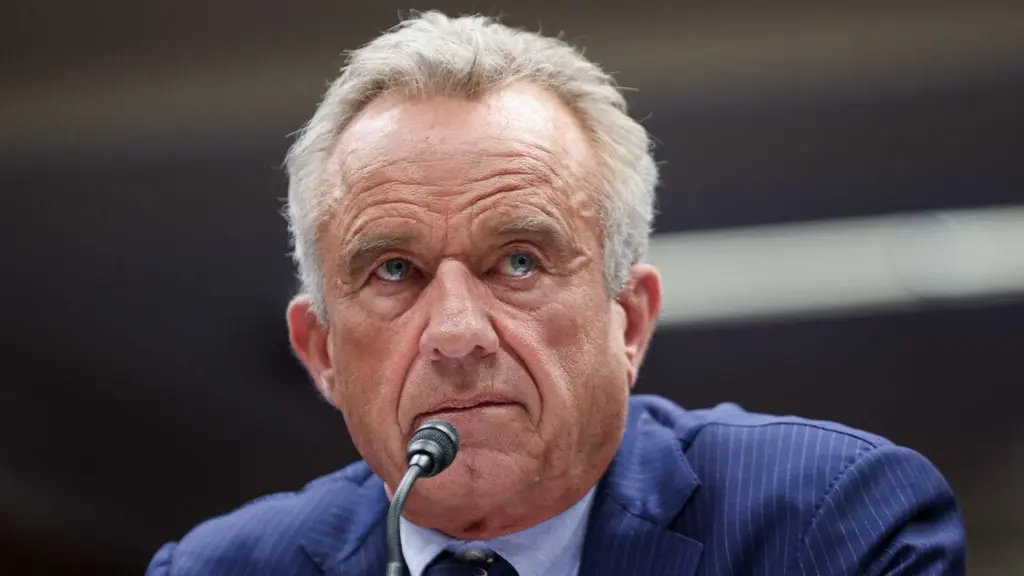 Report: Trump admin trying to rein in RFK Jr.’s unpopular anti-vaccine agenda