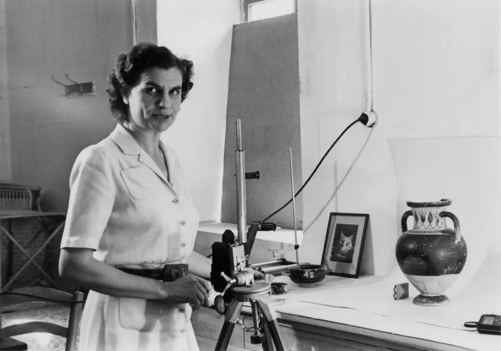 Meet Alison Frantz (1903–1995)—a true polymath whose camera lens and intellect…