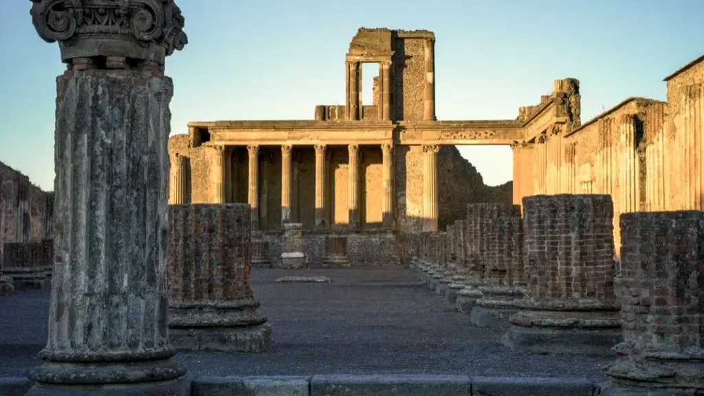Tom Hiddleston tracks possible Pompeii survivors in new docuseries