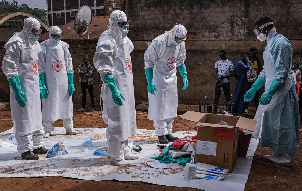 US walls itself off from Ebola: Beefed up travel ban, no citizen repatriation