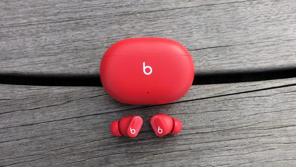 Apple patches high-severity eavesdropping vulnerability in Beats Studio Buds
