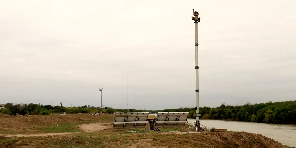 Preview image for Hot Off the Press: EFF's Updated Guide to Tech at the US-Mexico Border